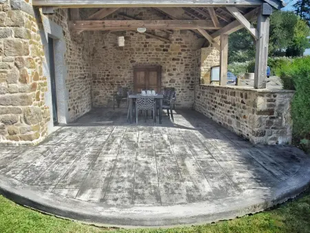 Maison paisible en pierre avec terrasse et cheminée - Photo 23