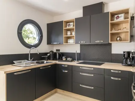 Maison moderne en bois au bord de la forêt à Lessay - Photo 9