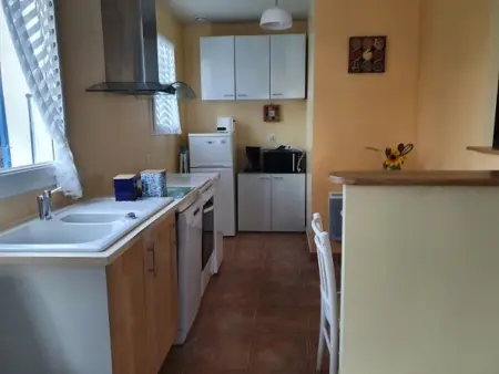 Maison de plain-pied avec jardin, animaux sur demande, près de la plage - Photo 4