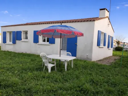 Maison de plain-pied avec jardin, animaux sur demande, près de la plage - Photo 8