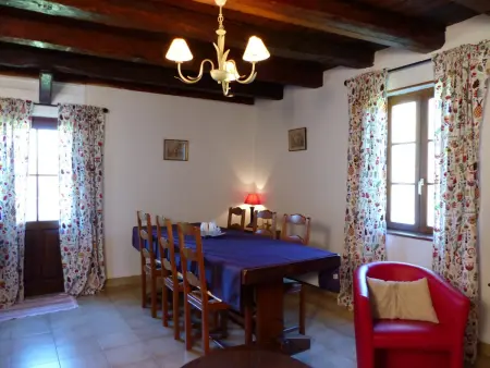 Maison authentique de Sologne avec piscine partagée, jardin et 3 chambres - Photo 5
