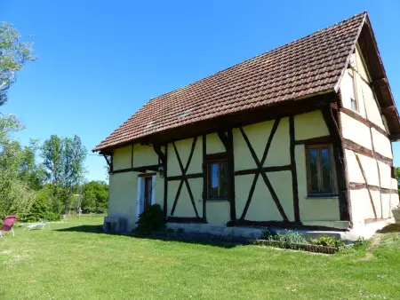 Maison authentique de Sologne avec piscine partagée, jardin et 3 chambres - Photo 7