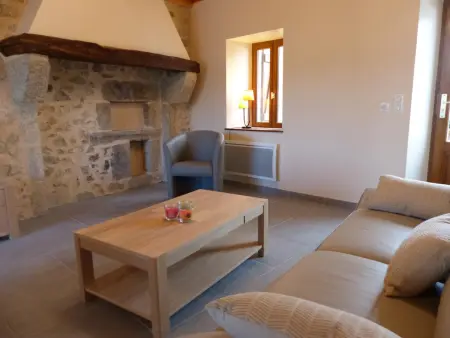 Ancien Atelier Cosy pour Vacances en Montagne, Gite 6 personnes à La Guillermie - Photo 1