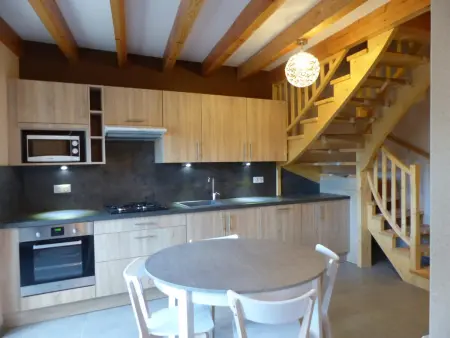 Ancien Atelier Cosy pour Vacances en Montagne, Gite 6 personnes à La Guillermie - Photo 2