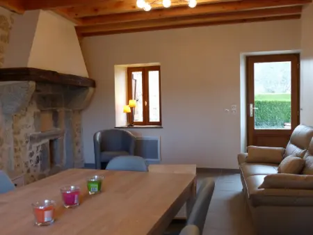 Ancien Atelier Cosy pour Vacances en Montagne, Gite 6 personnes à La Guillermie - Photo 6