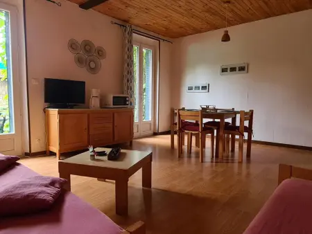 Gîte indépendant avec terrasse et garage à La Chabanne - Photo 3