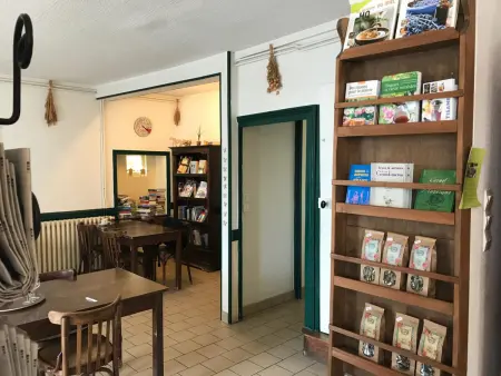 Gîte indépendant avec terrasse et garage à La Chabanne - Photo 6