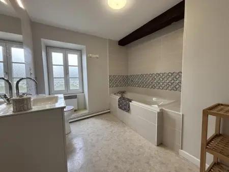 Gîte spacieux à La Guillermie, animaux acceptés, jardin - Photo 3