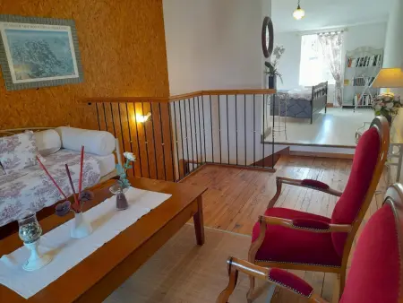 Maison en pierres rénovée avec patio à Ferrières-sur-Sichon - Photo 1