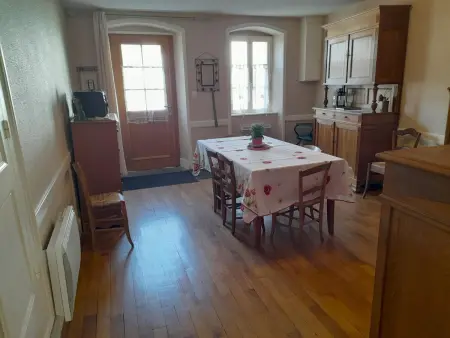Maison en pierres rénovée avec patio à Ferrières-sur-Sichon - Photo 4