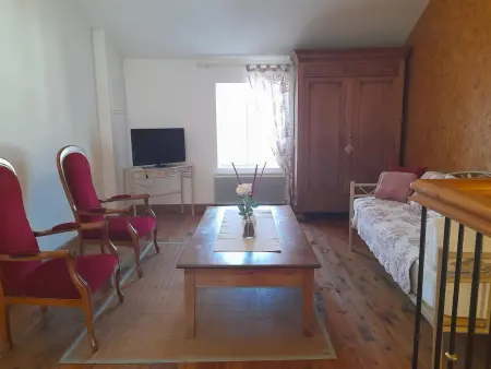 Maison en pierres rénovée avec patio à Ferrières-sur-Sichon - Photo 5