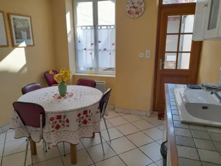 Maison en pierres rénovée avec patio à Ferrières-sur-Sichon - Photo 13