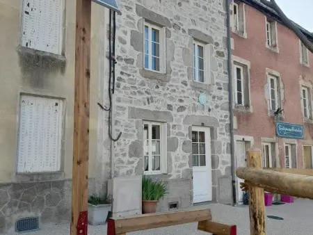 Maison en pierres rénovée avec patio à Ferrières-sur-Sichon - Photo 20