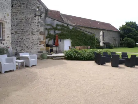 Maison XVème avec jardin et piscine en pleine nature - Photo 13