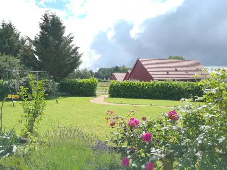 Gîtes au Clos du Paradis avec Terrasse et Jardin, Meillard - Photo 9