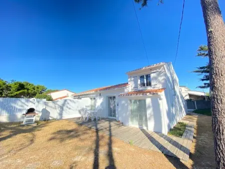Maison rénovée, jardin clos, à 300m de la mer - 6 couchages, WiFi, animaux admis - Photo 10