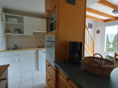 Maisonnette proche plage et commerces avec parking privé - Photo 4