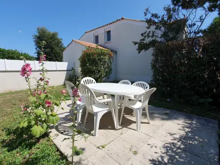 Maisonnette proche plage et commerces avec parking privé - Photo 11