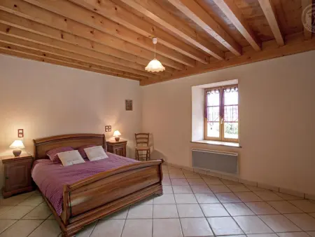 Gîte en Pierre Rest. avec Cheminée et Jardin, Parc Livradois-Forez - Photo 8