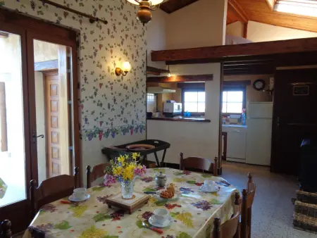Gîte familial à Saint-Haon-le-Châtel avec piscine et animaux admis - Photo 4