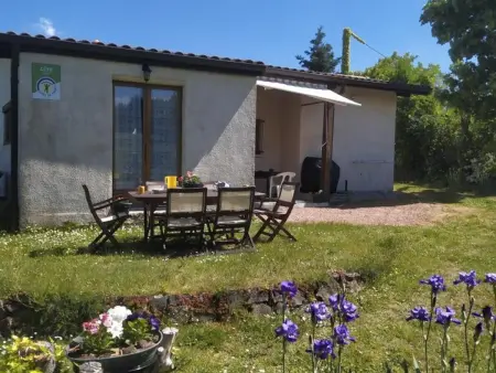Gîte familial à Saint-Haon-le-Châtel avec piscine et animaux admis - Photo 23