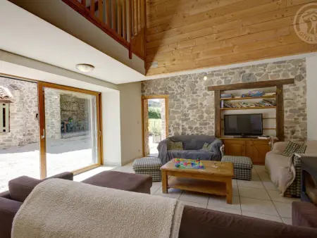 Gîte spacieux avec piscine privée, animaux acceptés - Photo 9