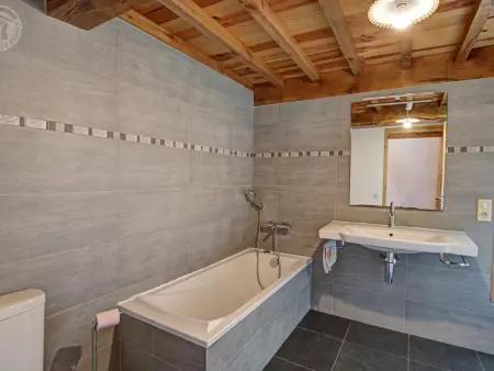 Gîte La Liesse avec 4 chambres, cheminée, jardin et animaux acceptés - Photo 18