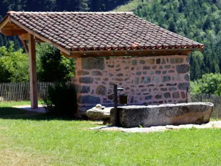 Gîte La Liesse avec 4 chambres, cheminée, jardin et animaux acceptés - Photo 24
