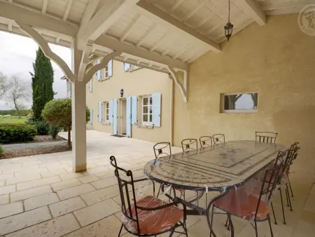 Maison spacieuse avec piscine chauffée, 4 chambres à Chalain-le-Comtal - Photo 2