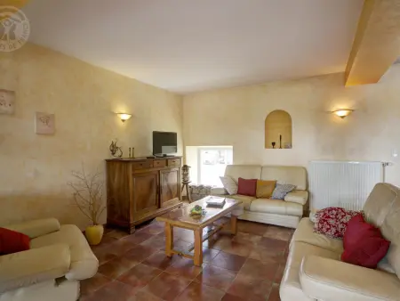 Maison spacieuse avec piscine chauffée, 4 chambres à Chalain-le-Comtal - Photo 4