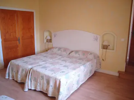 Maison spacieuse avec piscine chauffée, 4 chambres à Chalain-le-Comtal - Photo 5