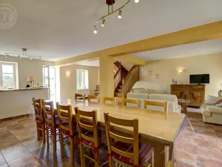 Maison spacieuse avec piscine chauffée, 4 chambres à Chalain-le-Comtal - Photo 6