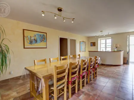 Maison spacieuse avec piscine chauffée, 4 chambres à Chalain-le-Comtal - Photo 7