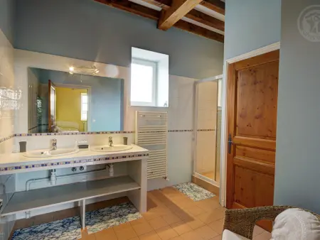 Maison spacieuse avec piscine chauffée, 4 chambres à Chalain-le-Comtal - Photo 19