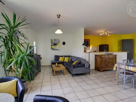 Gîte spacieux en campagne avec jacuzzi, sauna et jeux extérieurs - Photo 2