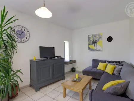 Gîte spacieux en campagne avec jacuzzi, sauna et jeux extérieurs - Photo 7