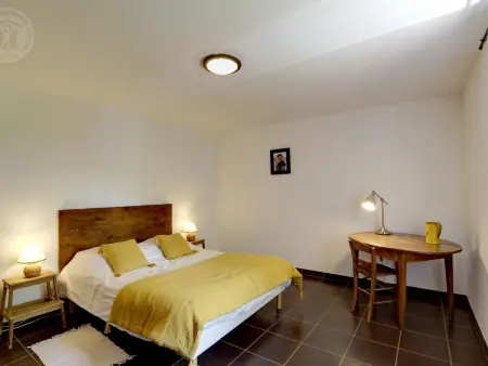 Gîte spacieux en campagne avec jacuzzi, sauna et jeux extérieurs - Photo 13