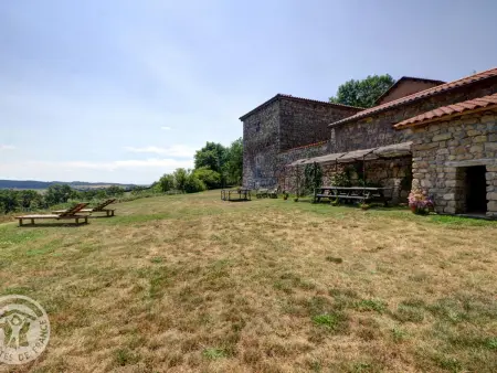 Gîte spacieux en campagne avec jacuzzi, sauna et jeux extérieurs - Photo 25