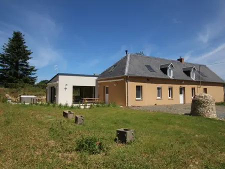Maison spacieuse avec jacuzzi et options de loisirs à Vesly - Photo 1
