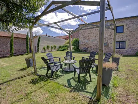 Gîte en pierres avec piscine partagée, Gite 5 personnes à Belmont de la Loire - Photo 20