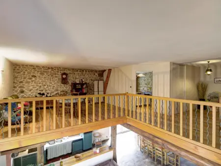 Gîte spacieux avec piscine privée et animaux admis à Saint-Priest-la-Prugne - Photo 7