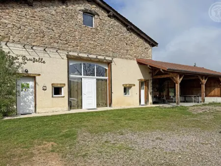 Gîte spacieux avec piscine privée et animaux admis à Saint-Priest-la-Prugne - Photo 18