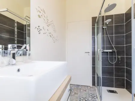 Maison moderne à deux chambres et terrasse près de la plage - Photo 15