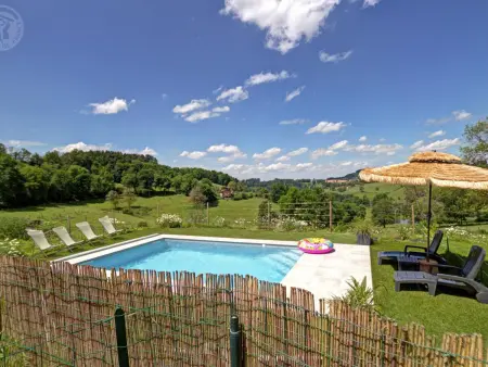 Deux gîtes confortables avec cheminée et piscine commune, animaux admis, pour 13 personnes - Photo 32