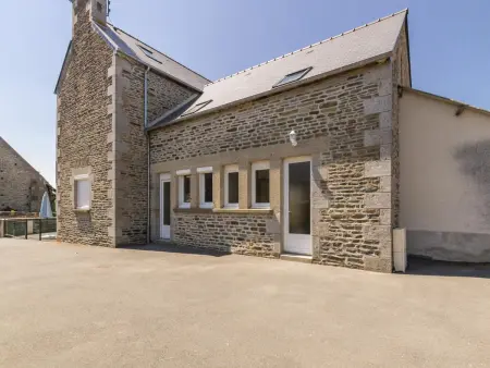 Charmante maison près du Mont St-Michel avec Wi-Fi et animaux acceptés - Photo 1