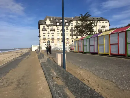 Maison confortable avec terrasse et vélos près de la plage - Photo 24