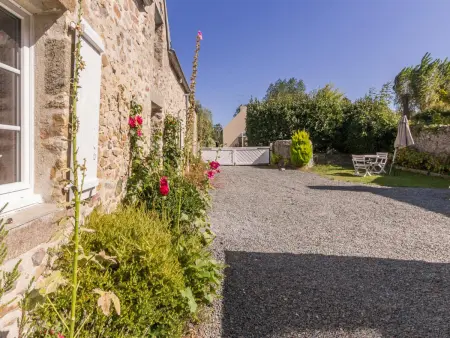 Maison de plain-pied avec jardin clos à Gouville-sur-Mer - Photo 18