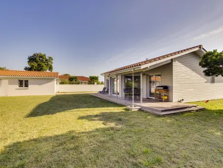 Maison contemporaine Biscarrosse, 7 pers., 3 ch., Wi-Fi, sur terrain 700m², proche activités et plages - Photo 1