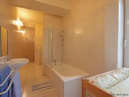 Maison de Bourg Avec Jardin et Wifi - Bures, Gite 6 personnes à Bures - Photo 15