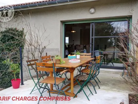 Maison lumineuse avec jardin clos et cheminée, idéale pour familles et amis - Photo 2